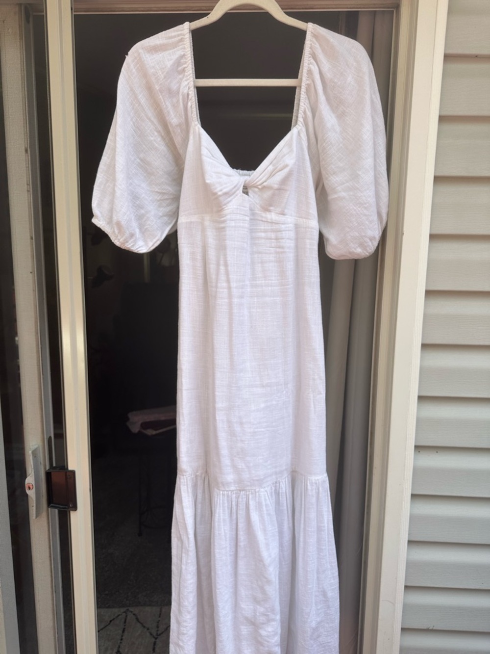 Billabong White Puff-Sleeve Maxi Dress